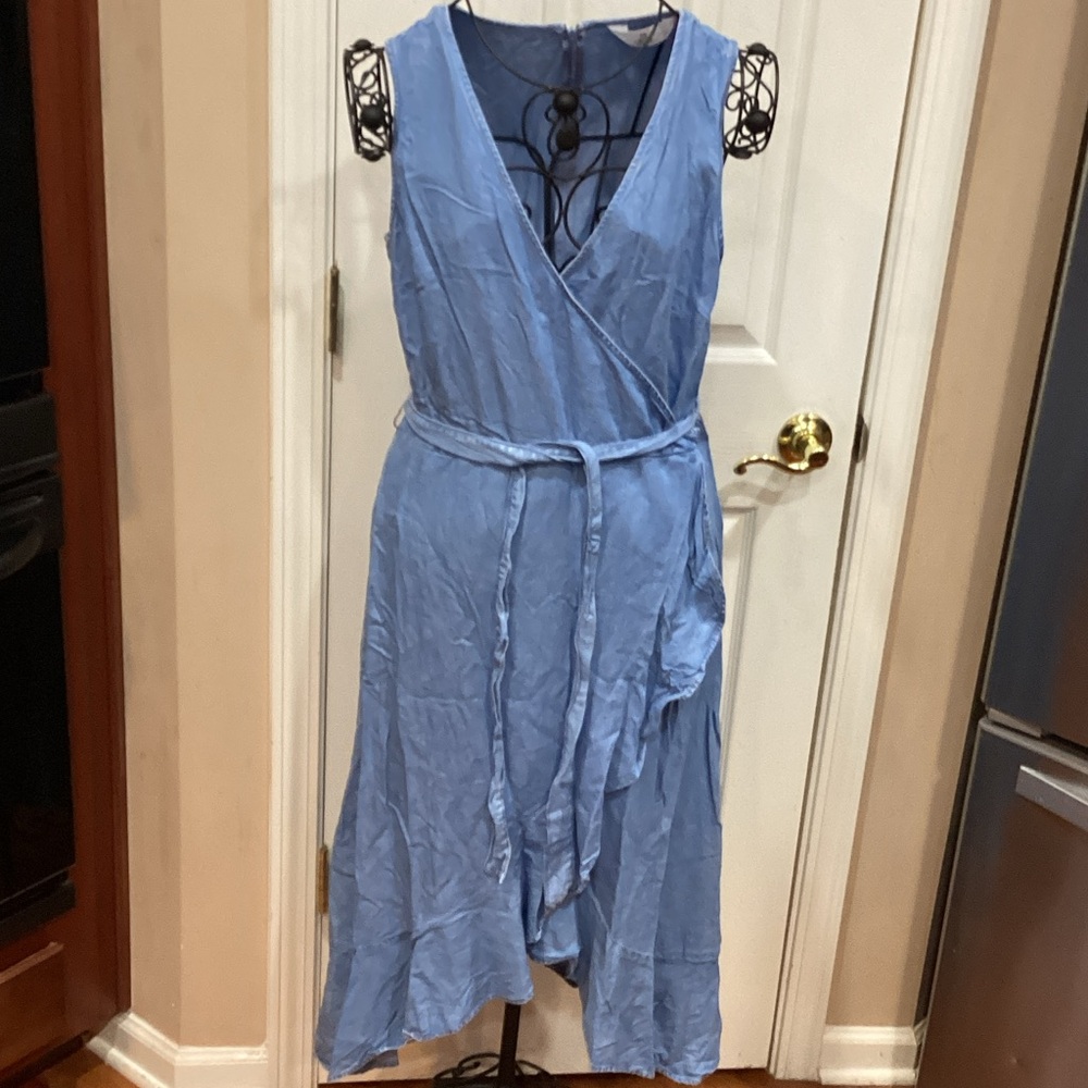 Light Blue Sleeveless Wrap Dress with Waist Tie